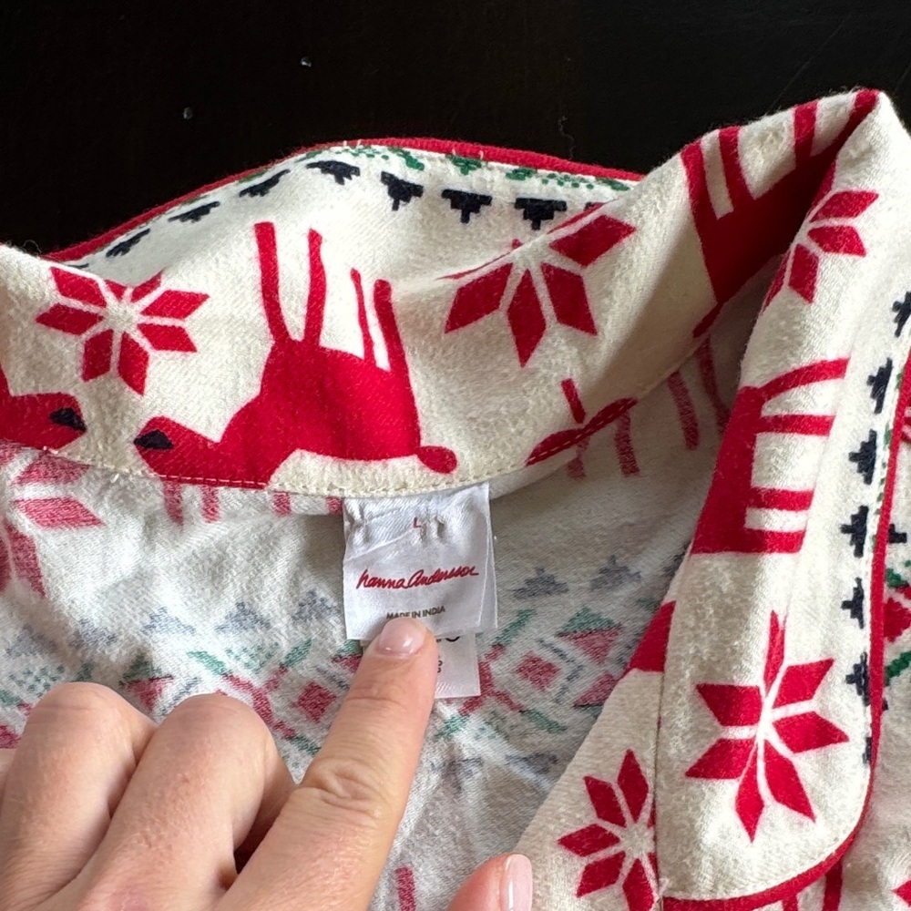 Hanna Andersson Festive Red and Cream Pajama Top - Picture 2 of 3